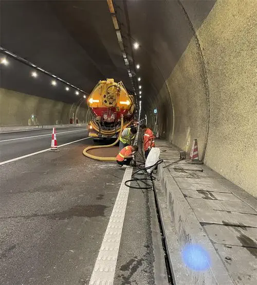 晋安隧道排水渠清淤